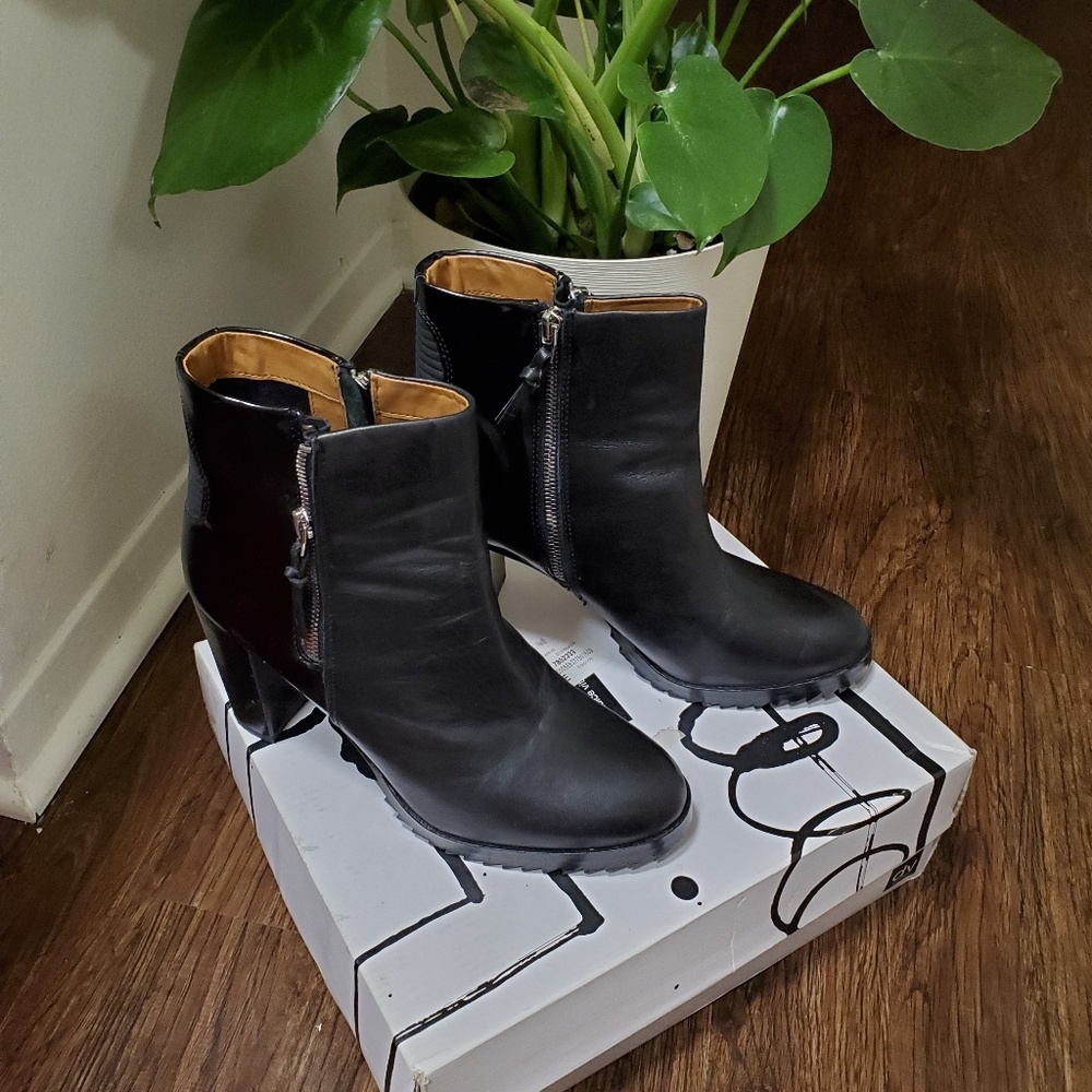 Dolce Vita heeled black boots